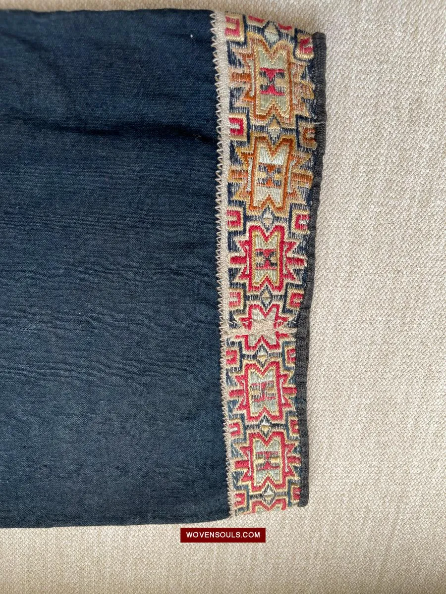 1617 Museum-Quality Old Chinese Hainan Ethnic Minority Woven Tunic