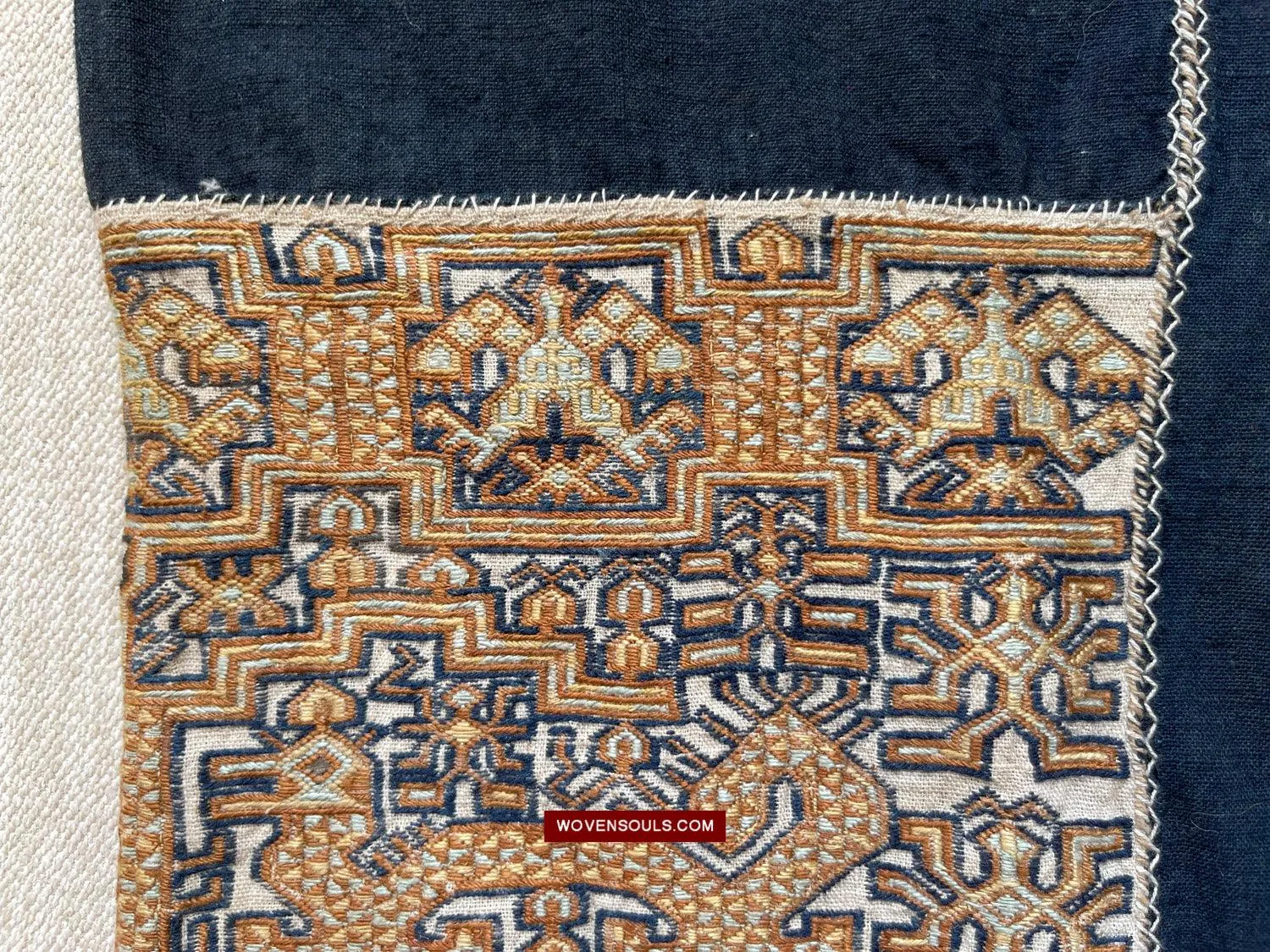 1617 Museum-Quality Old Chinese Hainan Ethnic Minority Woven Tunic