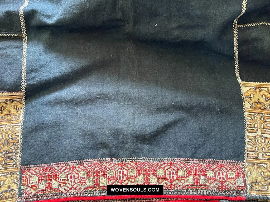 1617 Museum-Quality Old Chinese Hainan Ethnic Minority Woven Tunic