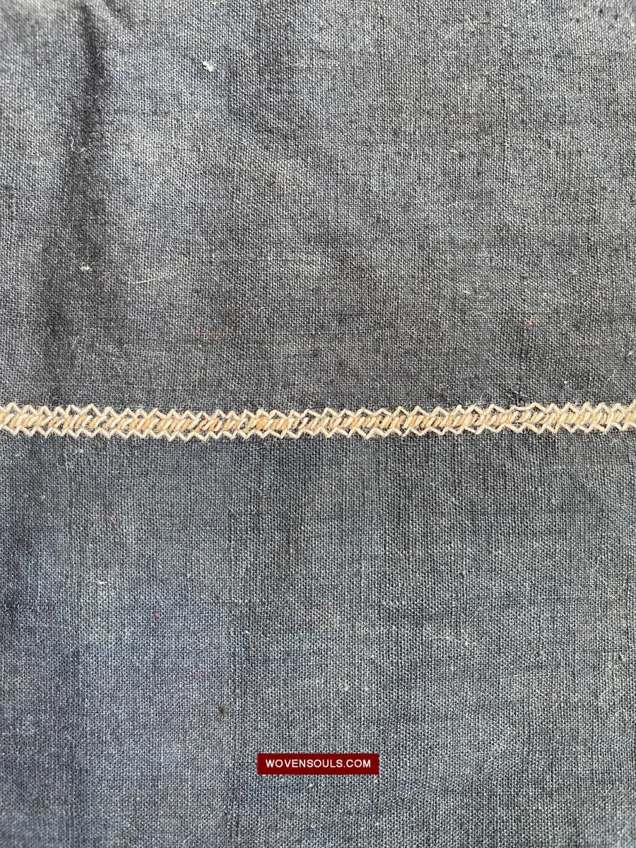 1617 Museum-Quality Old Chinese Hainan Ethnic Minority Woven Tunic