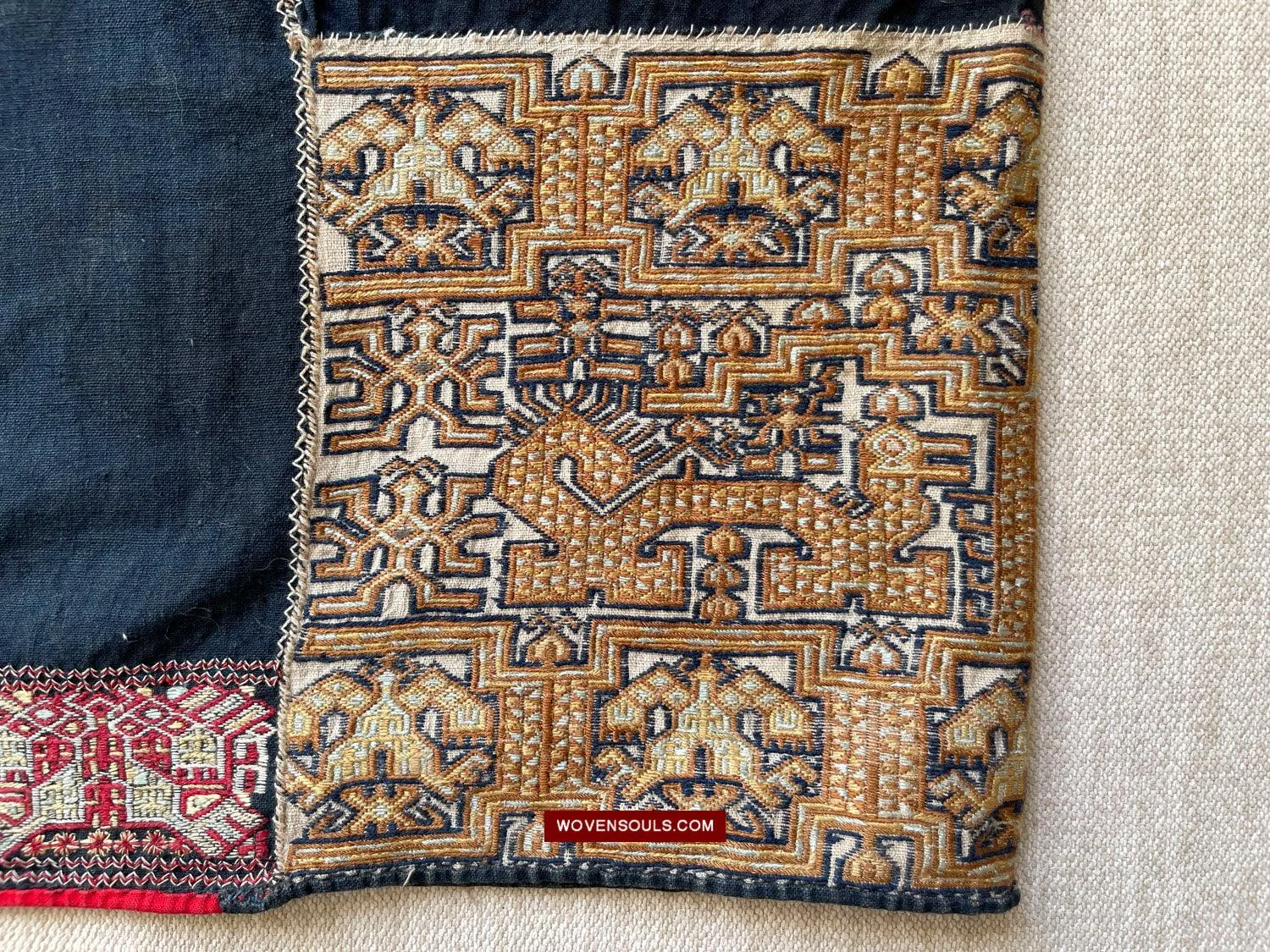 1617 Museum-Quality Old Chinese Hainan Ethnic Minority Woven Tunic