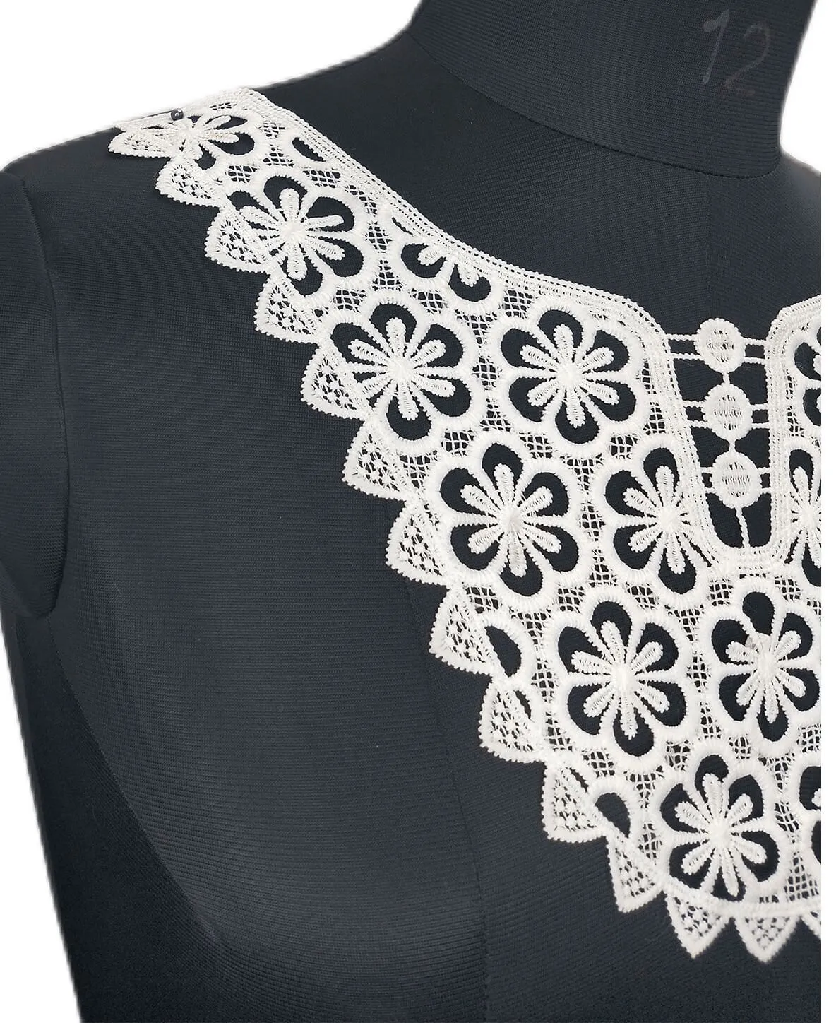 Daisies Flower Design Dyeable Neckline