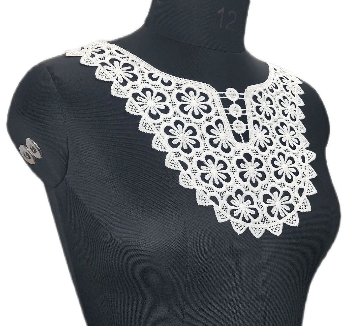 Daisies Flower Design Dyeable Neckline