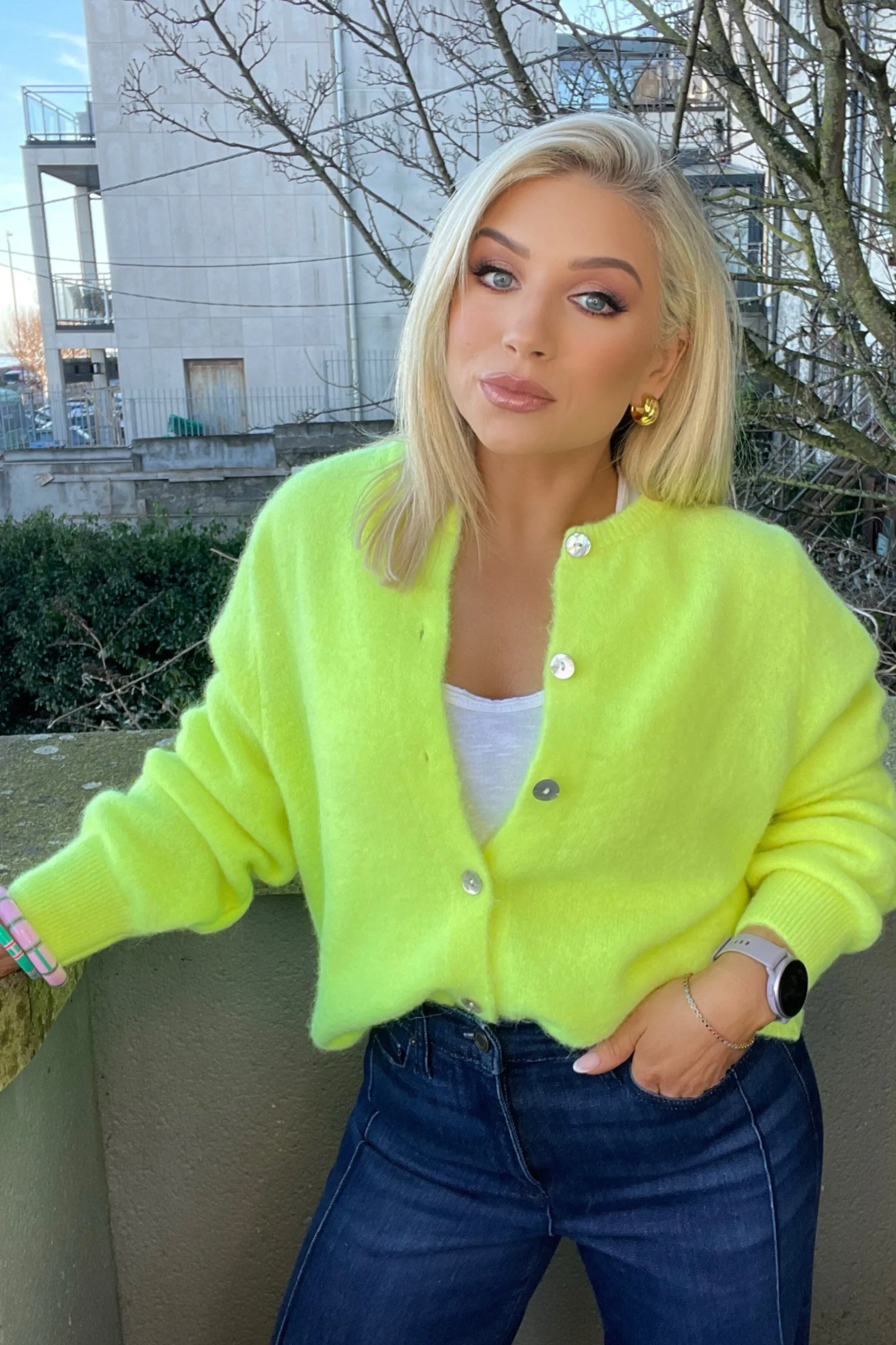 DALIA BABY ALPACA BLEND CARDI - NEON YELLOW