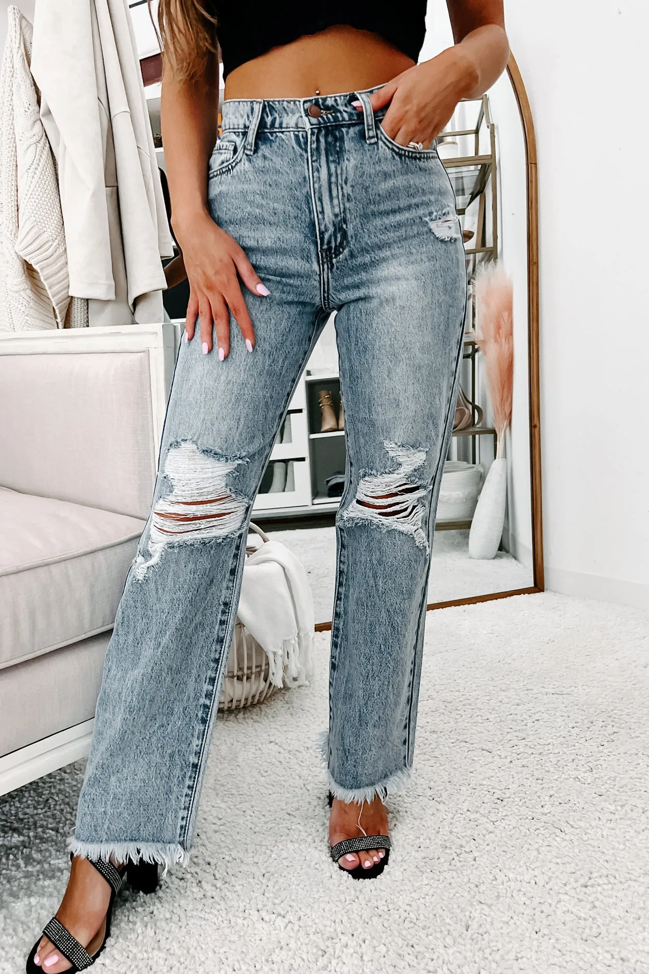 Holiday Steal- Get It Right 90's Wide Leg Distressed Jeans (Light)
