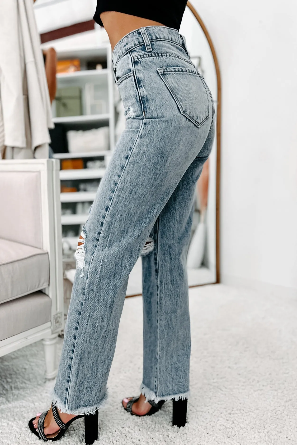 Holiday Steal- Get It Right 90's Wide Leg Distressed Jeans (Light)