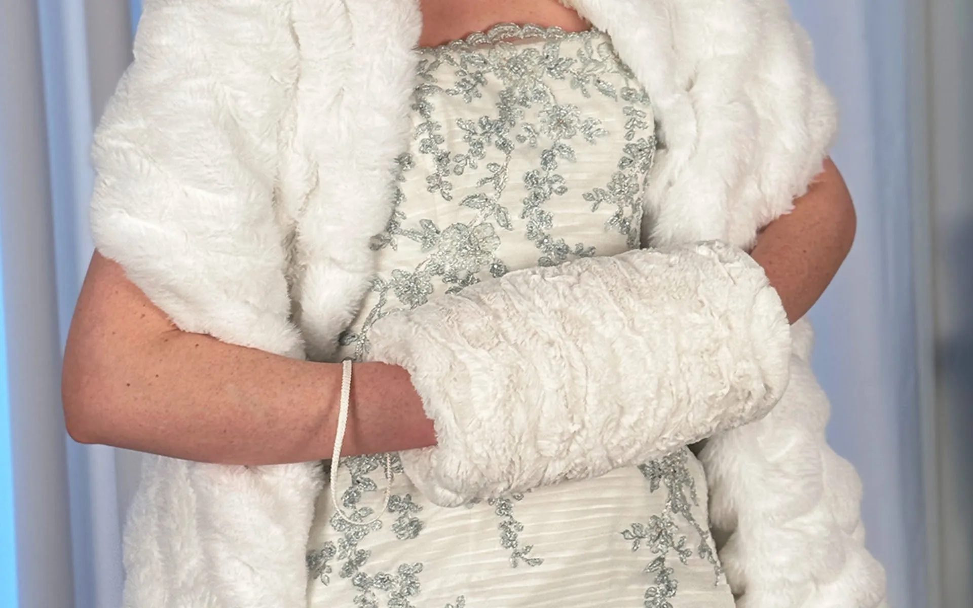 Muff, Reversible less pockets - Cuddly Faux Furs